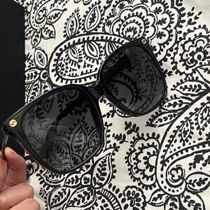 Gucci sunglasses GG0022S